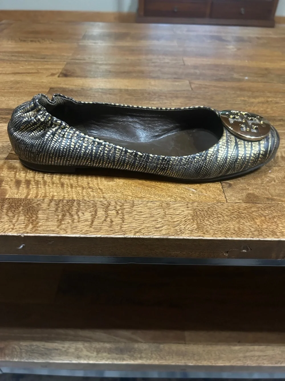 Tory Burch Reptile Embossed Reva Ballet Flats Metallic Gold Black size 8